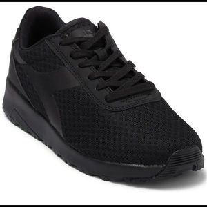 NEW Diadora running shoes; comfy & stylish enough for everyday